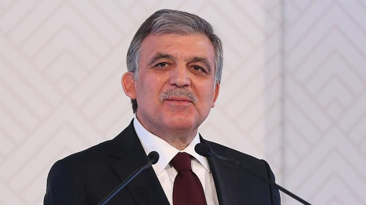 Abdullah Gül&#039;den çok konuşulan 15 Temmuz mesajı