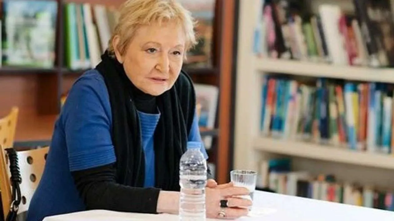 Türk edebiyatı bir çınarını yitirdi... Pınar Kür hayatını kaybetti