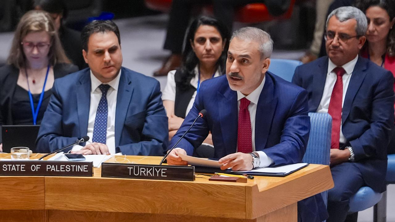 Hakan Fidan dünyaya seslendi: İnsanlık onurunu hayal kırıklığına uğrattınız