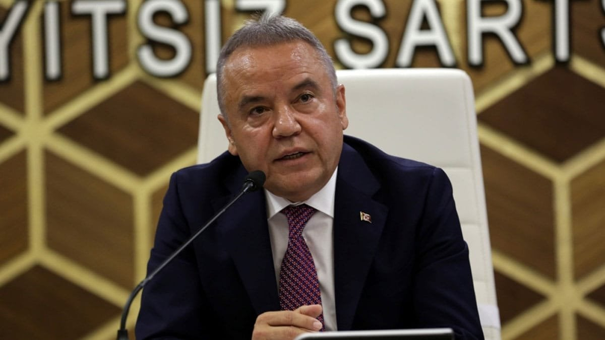 Rüşvet soruşturmasında Muhittin Böcek’in tutukluğuna flaş itiraz