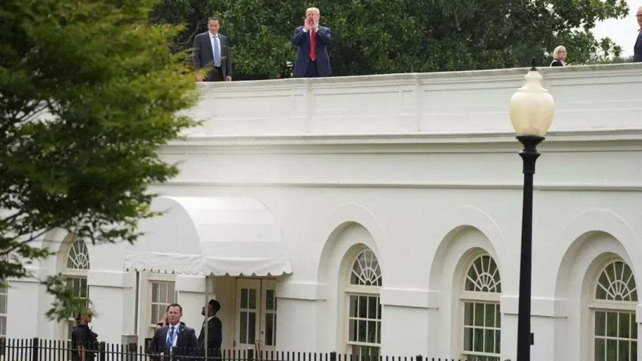 Donald Trump Beyaz Saray çatısında: Küçük bir yürüyüş yapıyorum