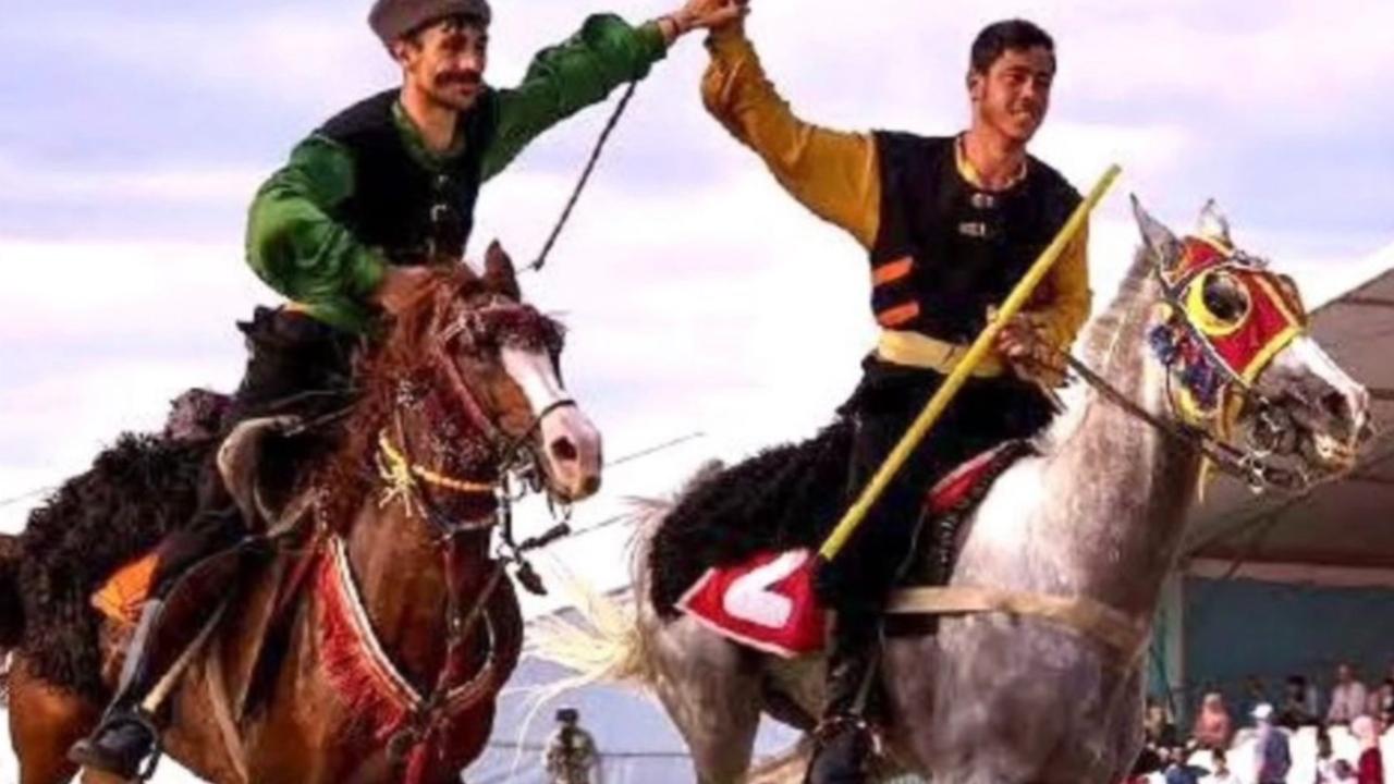 Ilıca’da Kara Cirit şöleni: Ata mirası yiğitlerin nefesinde yaşıyor