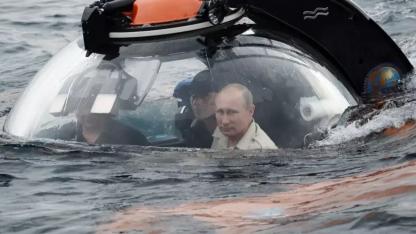 Putin'in denizaltıları iki ülkenin radarında