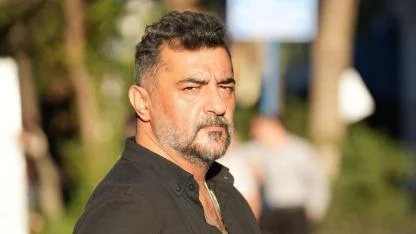 Ünlü oyuncu Celil Nalçakan kaza geçirdi