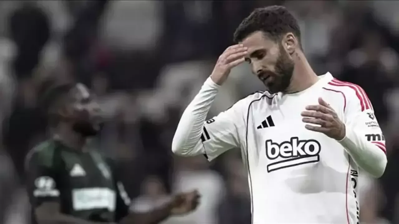 Beşiktaş'ta kriz büyüyor! Rafa Silva Antalya kampına alınmadı