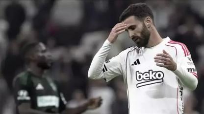 Beşiktaş'ta kriz büyüyor! Rafa Silva Antalya kampına alınmadı