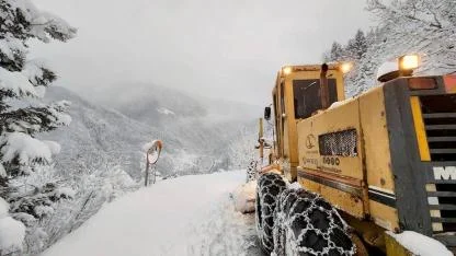 Binlerce yerleşim yeri... Kar yağdı ulaşım felce uğradı