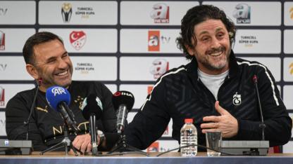 Çok güzel hareketler bunlar! Okan Buruk ile Fatih Tekke arasında güldüren diyaloglar