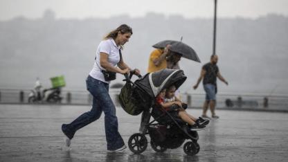 İstanbullular şemsiyelerinizi hazırlayın! AKOM'dan kritik yağış uyarısı geldi