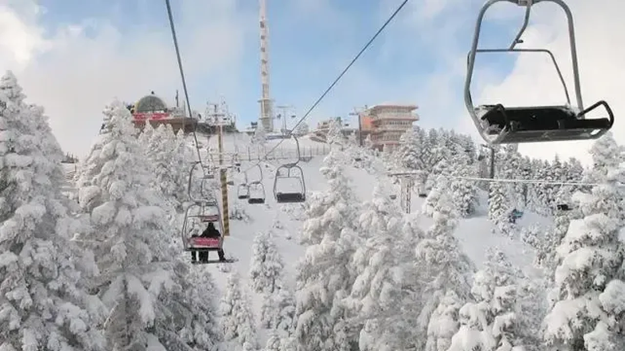 Uludağ'da telesiyej arızası! 60 tatilci havada mahsur kaldı