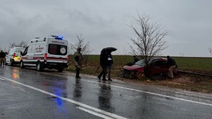 GÜNCELLEME - Mardin'de tır ile otomobilin çarpıştığı kazada 2 kişi öldü, 3 kişi yaralandı