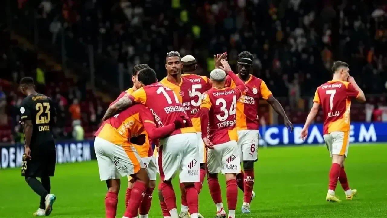 Galatasaray kupada İstanbulspor'a ile karşılaşıyor! İşte muhtemel kadrolar