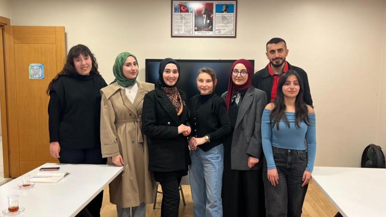 Gençlerle aynı masada: Habercilik, senaryo ve doğruculuk