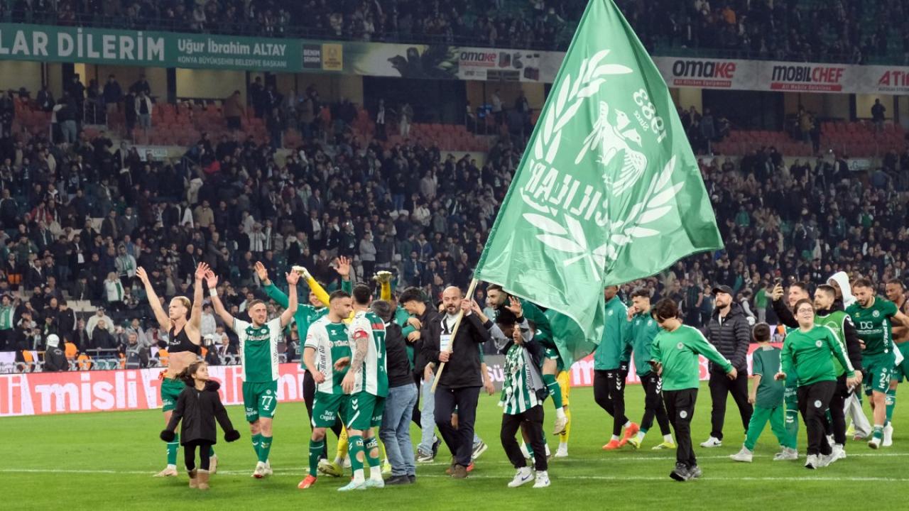 Konyaspor'a FIFA'dan transfer yasağı: 3 dönem boyunca oyuncu alamayacak