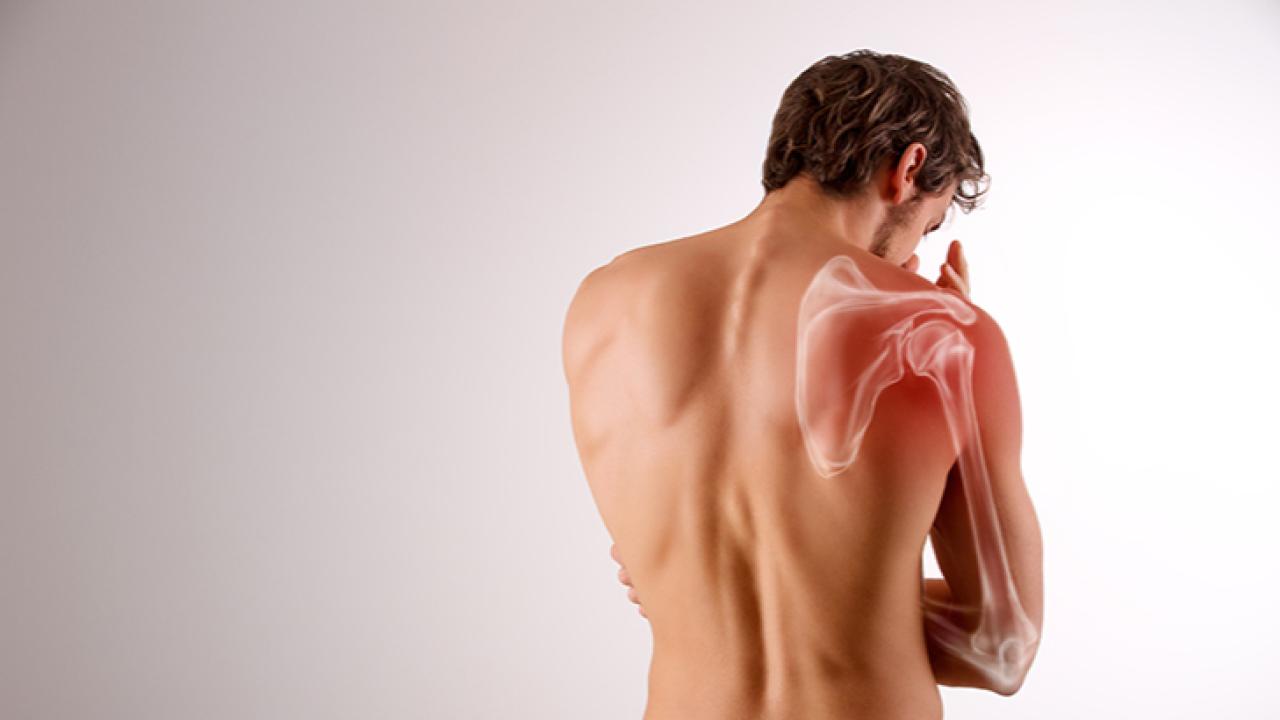 Omzumda yırtık varmış