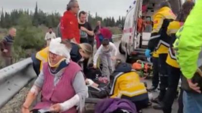 Antalya'da feci kaza! Yolcu otobüsü devrildi, can kayıpları var