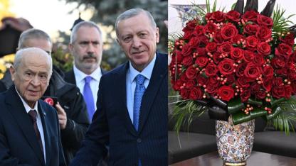 Bahçeli'den Erdoğan'a 72 gülle kutlama! Tablodaki Fetih Suresi detayı dikkat çekti