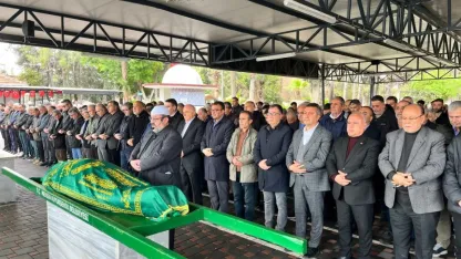 Mersin'de kalp krizinden ölen eski futbolcu Hakan Turgut'un cenazesi defnedildi