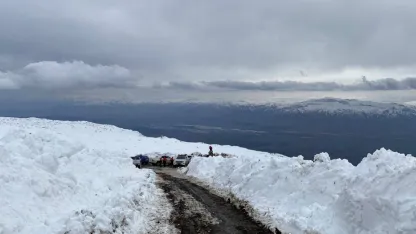 Ağrı Dağı'nda haber alınamayan kadın dağcı için arama çalışması sürüyor