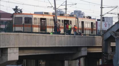 Adana'da Metro Kazası! Vagon Raydan Çıktı, Elektrik Direğine Çarptı: Yolcular Tahliye Edildi