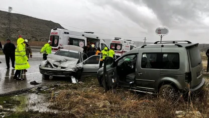 Ankara'daki trafik kazasında 1 kişi öldü, 4 kişi yaralandı