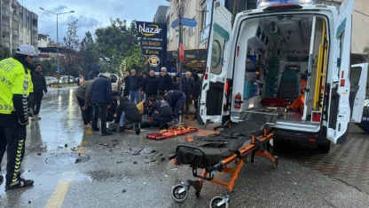 Aydın'da otomobil ile motosikletin karıştığı kaza güvenlik kamerasınca kaydedildi