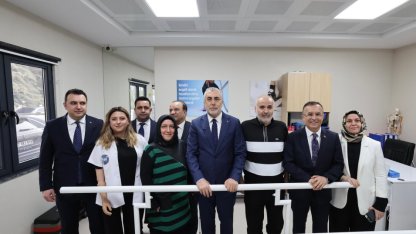 Bakan Işıkhan, Gaziantep'te Protez-Ortez Merkezi'nde engellilerle bir araya geldi