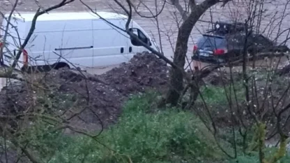 Balıkesir'de Simav Çayı'nda mahsur kalan 2 kişi kurtarıldı