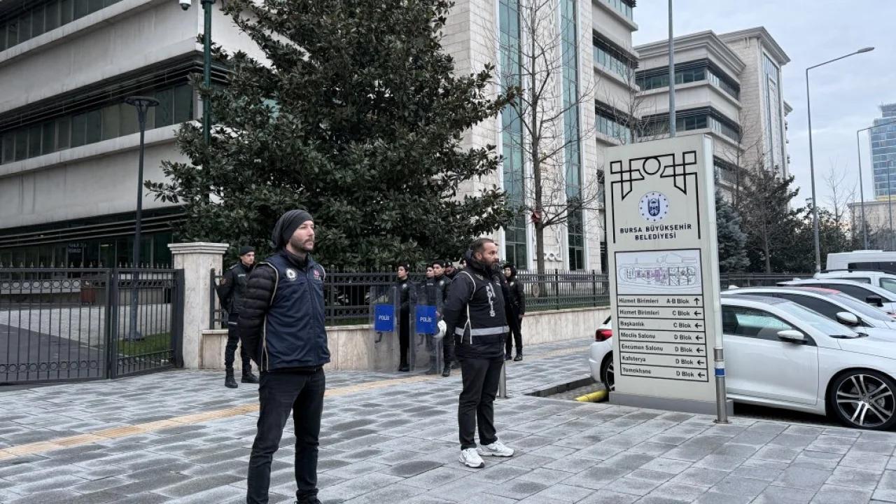 Bursa Büyükşehir Belediye Başkanı Mustafa Bozbey gözaltına alındı