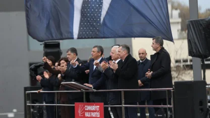 CHP Genel Başkanı Özel, Çanakkale'de "Millet İradesine Sahip Çıkıyor" mitinginde konuştu: