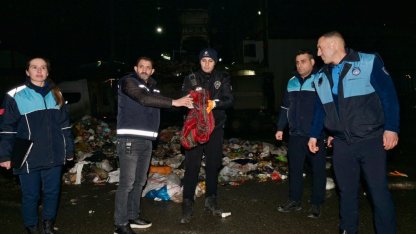 Çöpe atılan yaklaşık 1 milyon 200 bin lira değerindeki altınlar sahibine teslim edildi