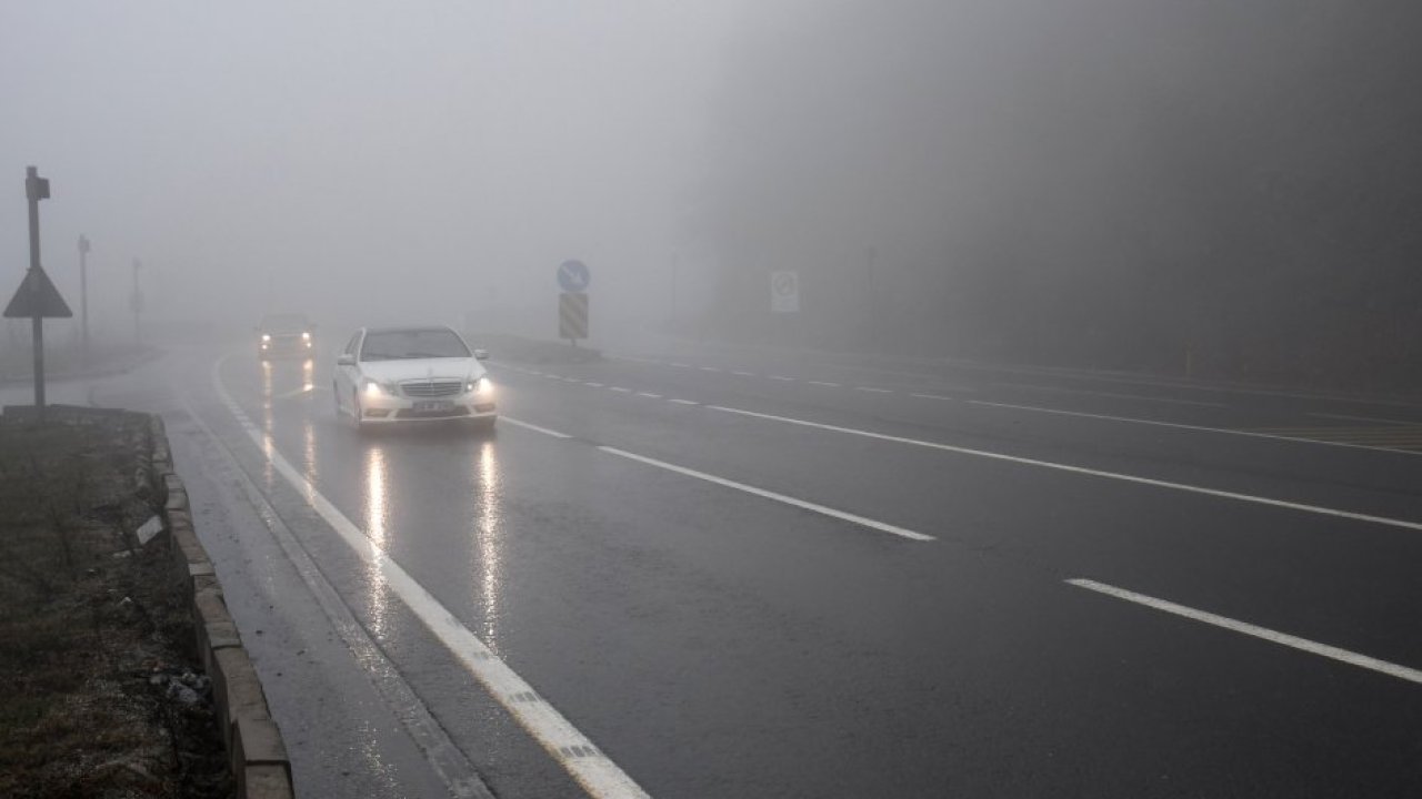 D-100 kara yolunun Bolu Dağı geçişinde sis etkili oldu