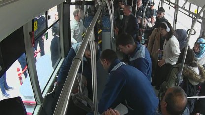 Elazığ'da rahatsızlanan yolcuyu otobüs şoförü hastaneye yetiştirdi