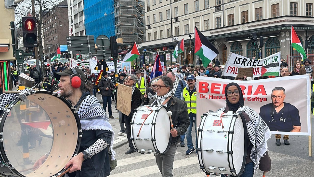İsveç'te, İsrail'in Gazze ve Lübnan'a yönelik saldırıları protesto edildi