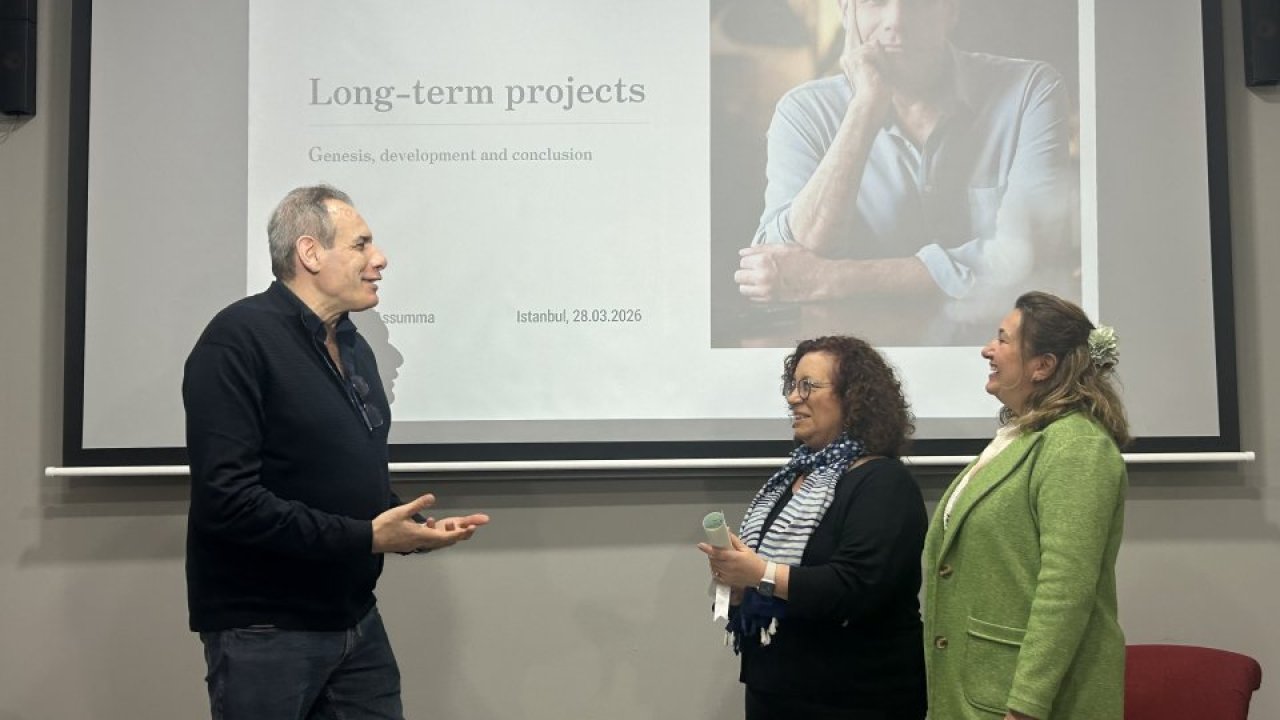 İtalyan fotoğrafçı Giampiero Assumma'nın "Napoli'nin Işığında" sergisi İstanbul'da açıldı