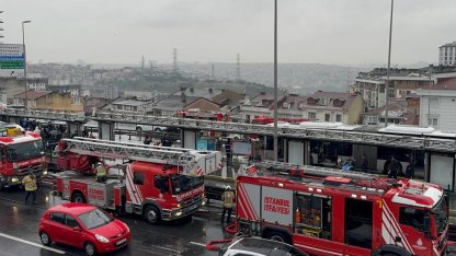 Kağıthane'de metrobüste çıkan yangın söndürüldü