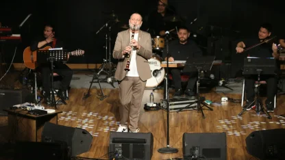 Klarnet sanatçısı Hüsnü Şenlendirici Karabük'te sahne aldı