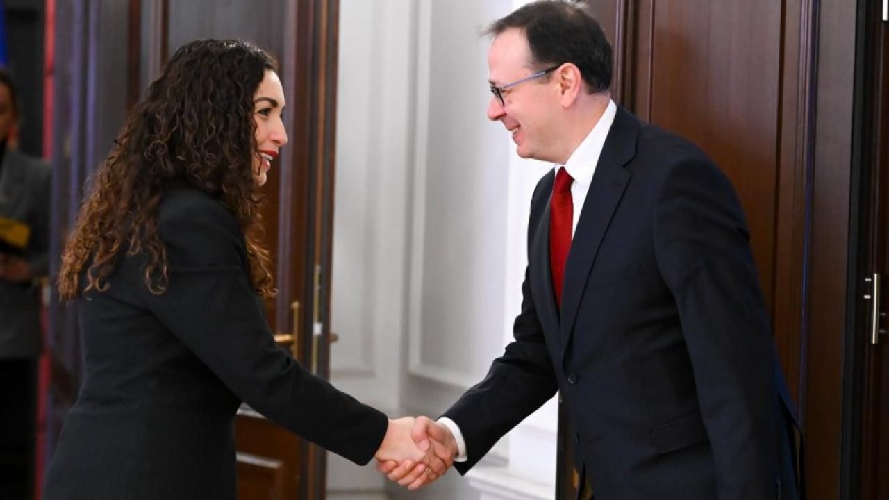 Kosova Cumhurbaşkanı Osmani, Türkiye'nin Priştine Büyükelçisi Angılı'yı kabul etti