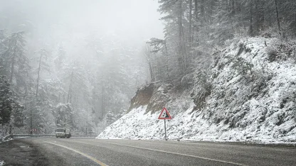 Kütahya'da kar ve sis etkili oluyor