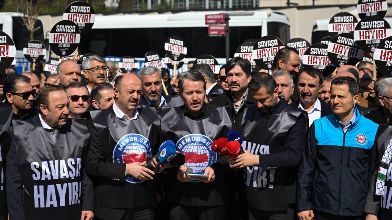 Memur-Sen, ABD'nin Ankara Büyükelçiliği önüne siyah çelenk bıraktı