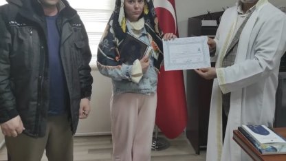 Mersin'e bir nükleer güç santralinde çalışmaya gelen Rus kadın Müslüman oldu