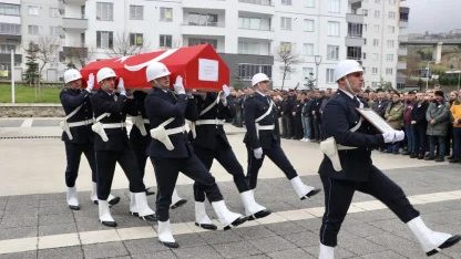 Trabzon'da kalp krizi geçiren polis memuru hayatını kaybetti