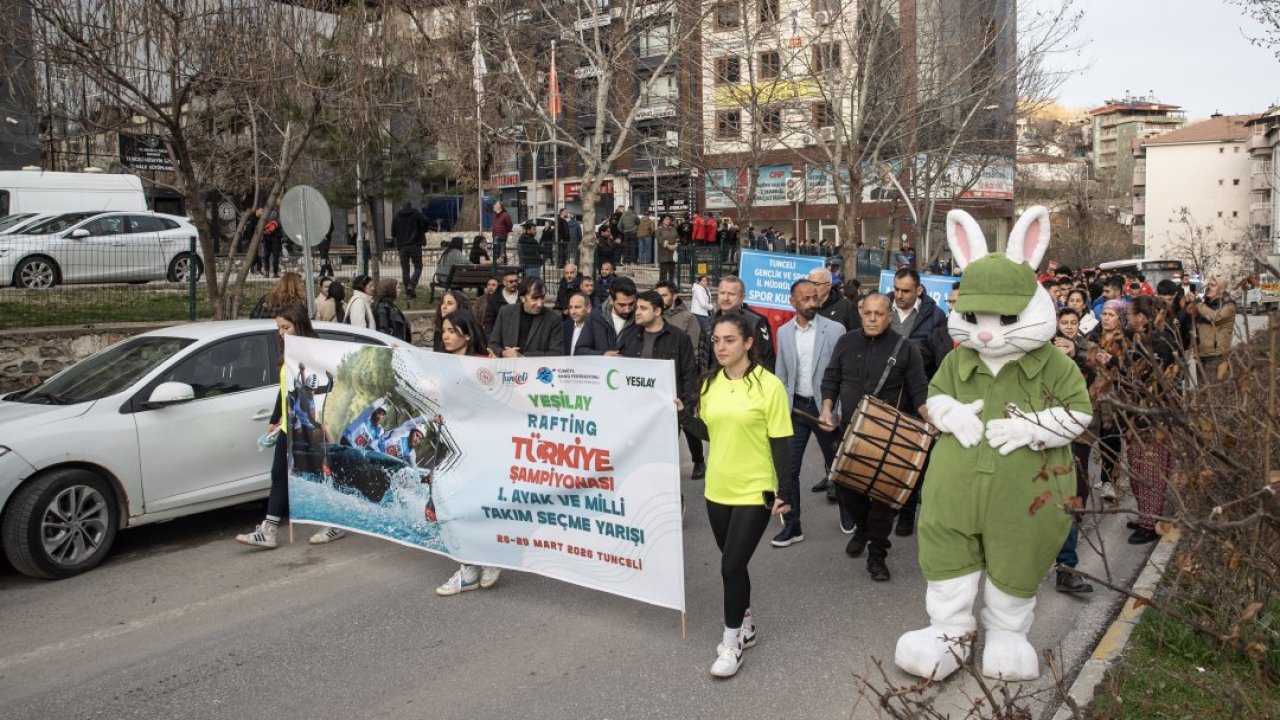 Tunceli'deki Yeşilay Türkiye Rafting Şampiyonası 1. Ayak Yarışları öncesi tören düzenlendi