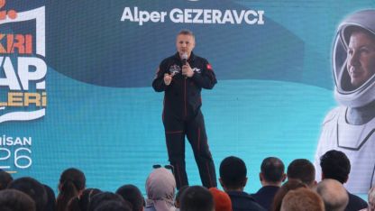 Alper Gezeravcı, Çankırı’da kitapseverlerle bir araya geldi.