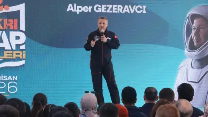 Alper Gezeravcı, Çankırı’da kitapseverlerle bir araya geldi.