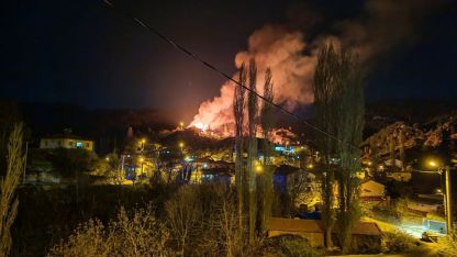 Manisa Demirci'de ev yandı: 1 kişi dumandan etkilendi