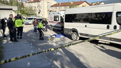 Karabük'te 3 yaşındaki çocuğa minibüs çarptı