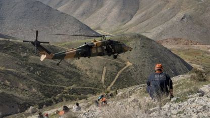 Adıyaman Çelikhan'da bir kişi dağda mahsur kaldı askeri helikopterle kurtarıldı