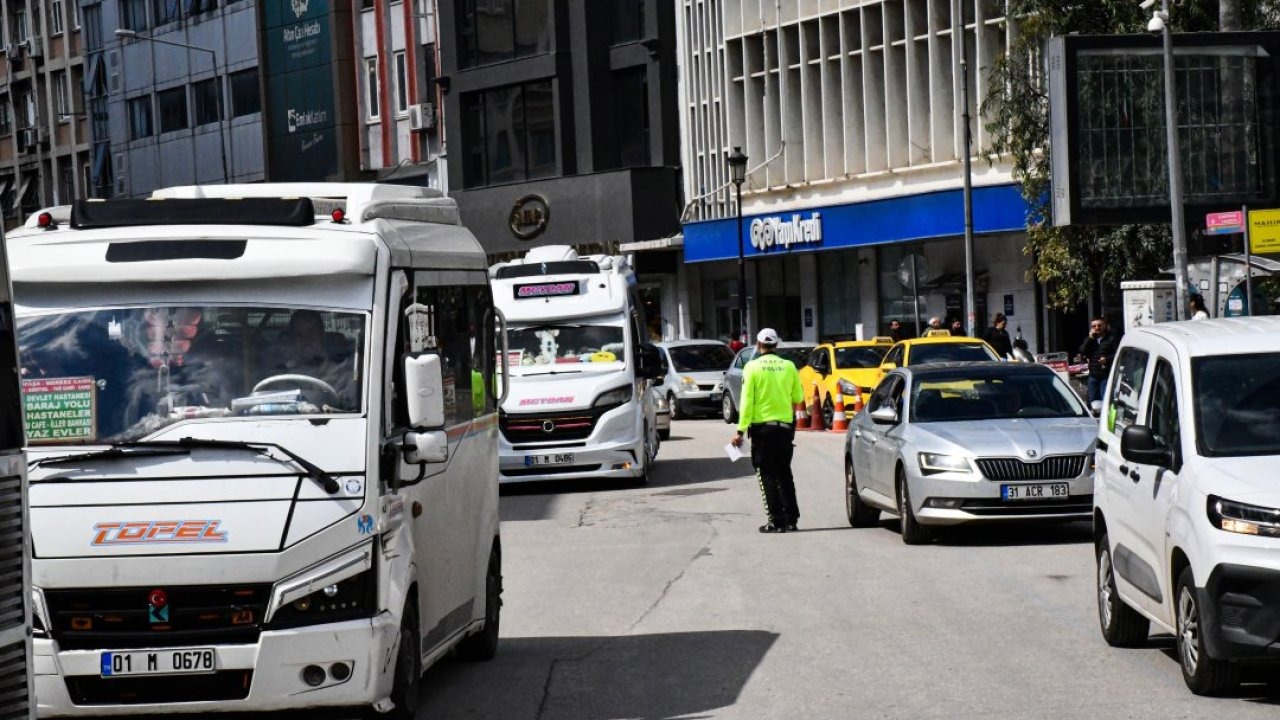 Adana'da 60 sürücüye 198 bin lira ceza