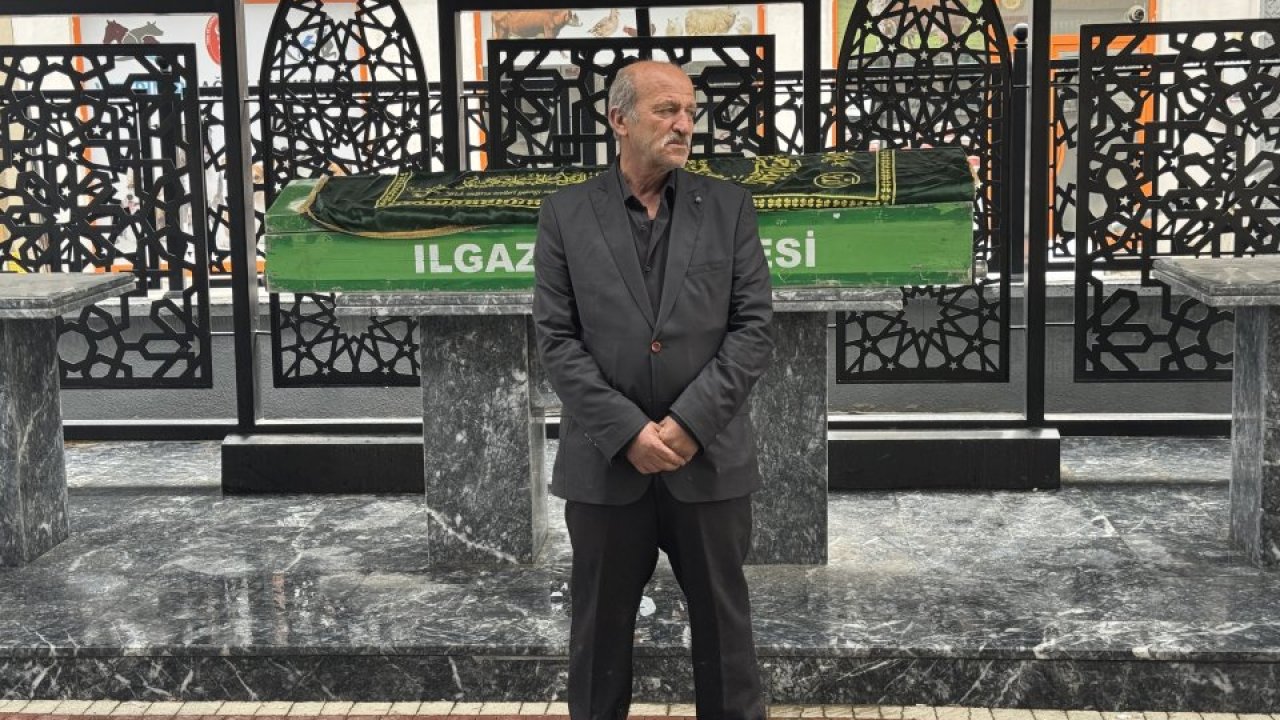 Ankara'daki trafik kazasında ölen üniversite öğrencilerinin cenazeleri defnedildi